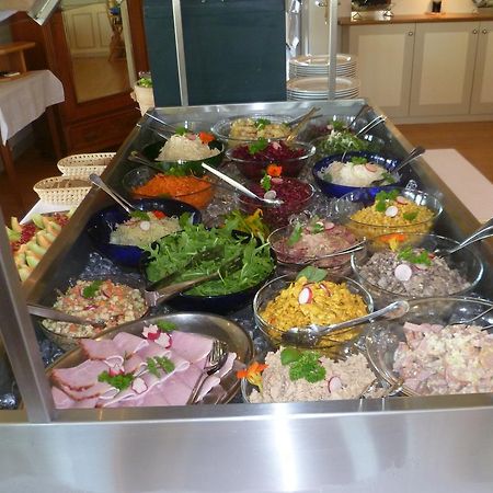 Hotel Speiserestaurant Bahnhof Guttingen ภายนอก รูปภาพ