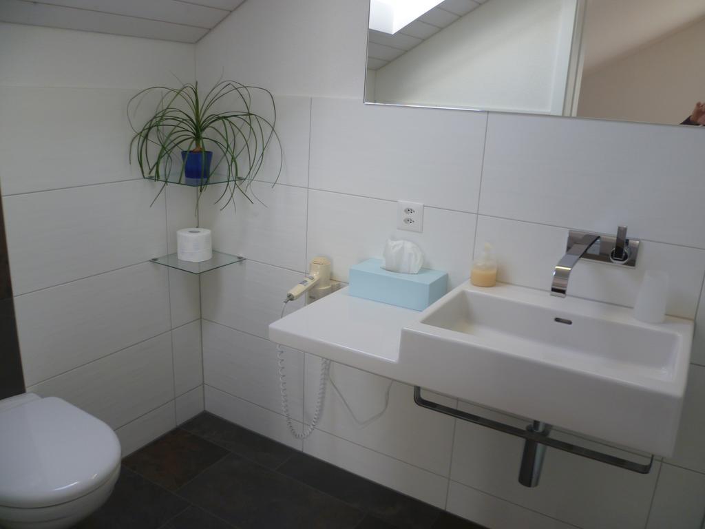 Hotel Speiserestaurant Bahnhof Guttingen ห้อง รูปภาพ