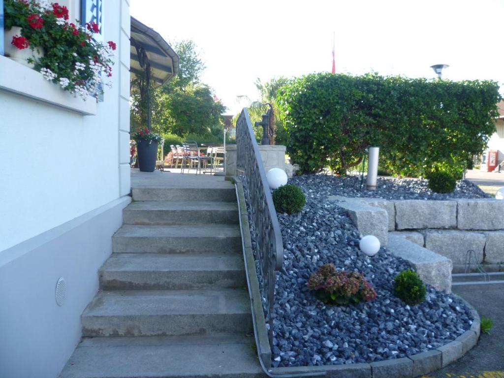 Hotel Speiserestaurant Bahnhof Guttingen ภายนอก รูปภาพ