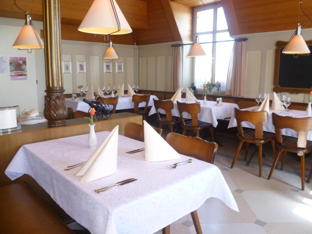 Hotel Speiserestaurant Bahnhof Guttingen ภายนอก รูปภาพ
