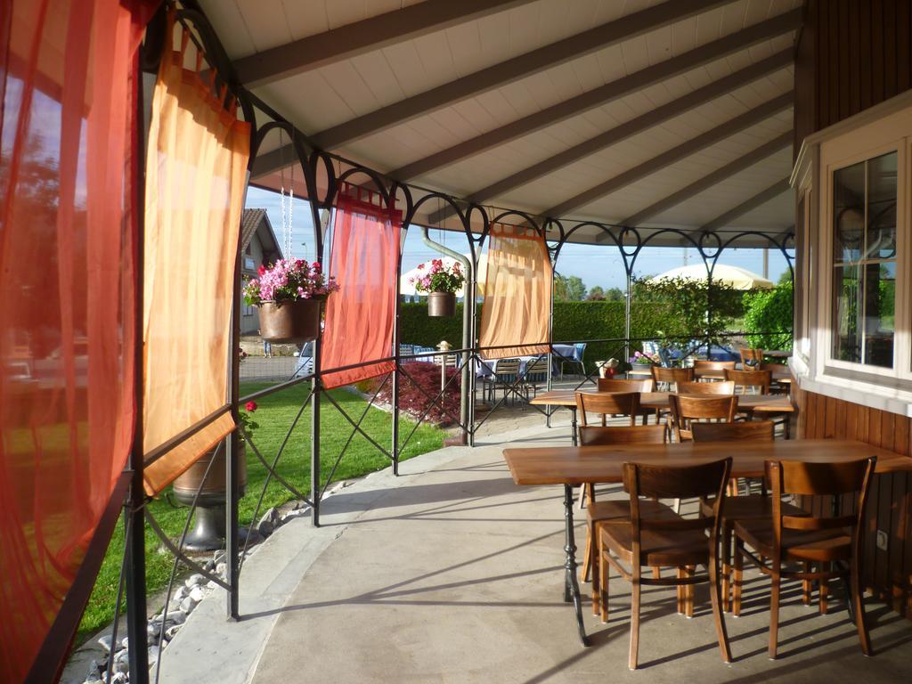 Hotel Speiserestaurant Bahnhof Guttingen ภายนอก รูปภาพ